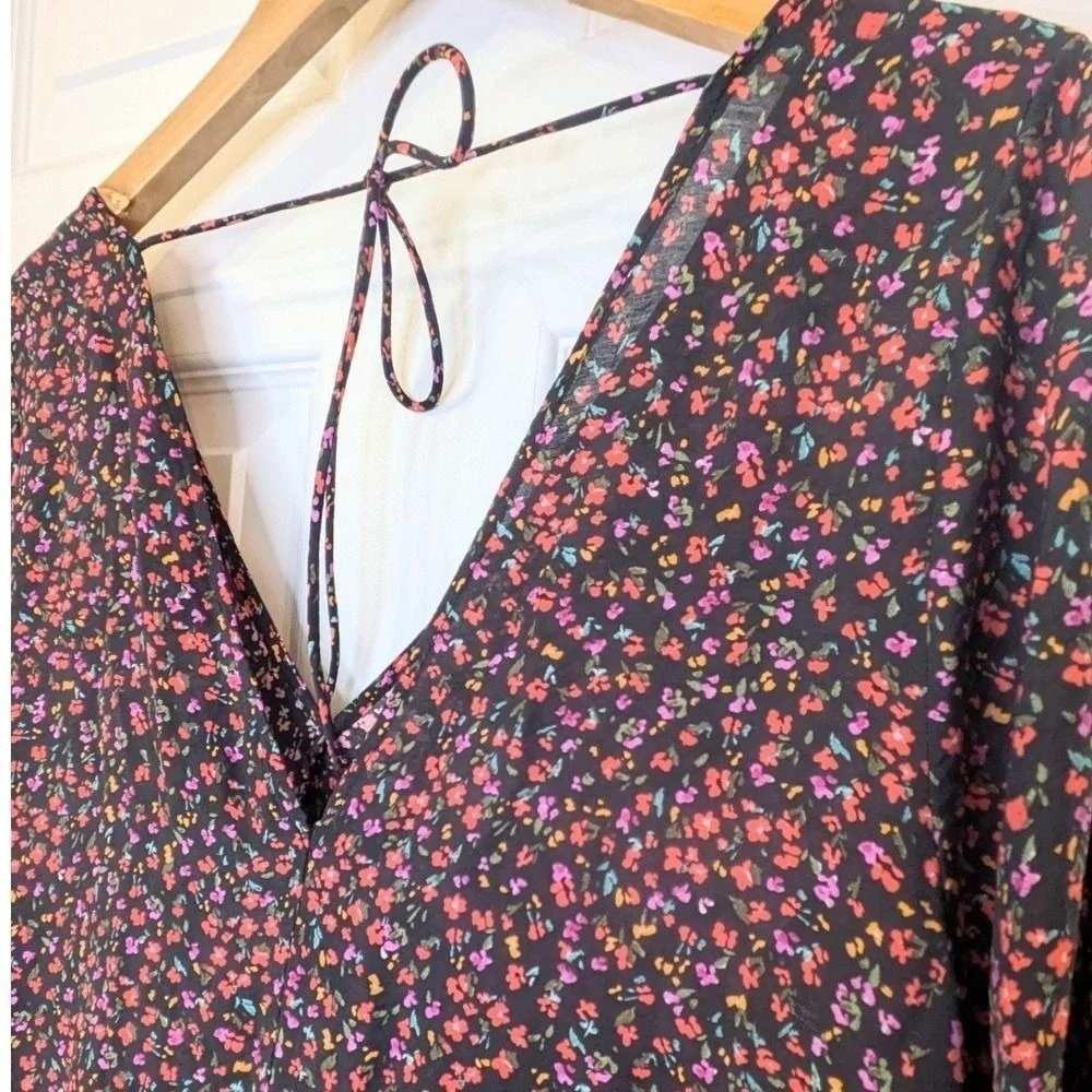 HM Black Floral Babydoll Mini Dress V-Neck  Size M‎ Boho Ditsy Whimsigoth